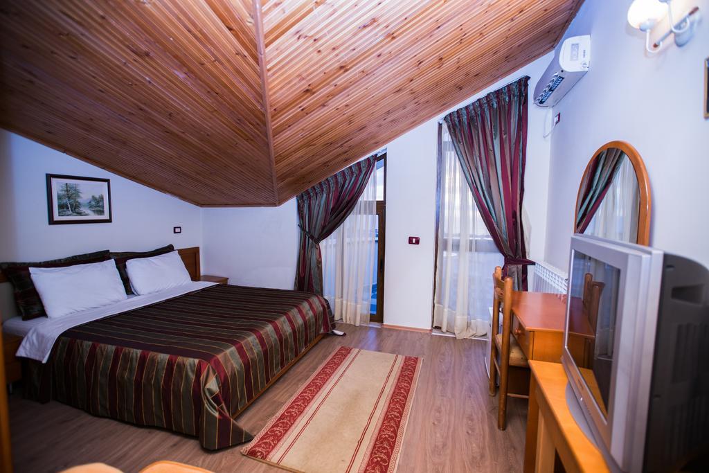 Arber 3* Golem (Tirana)